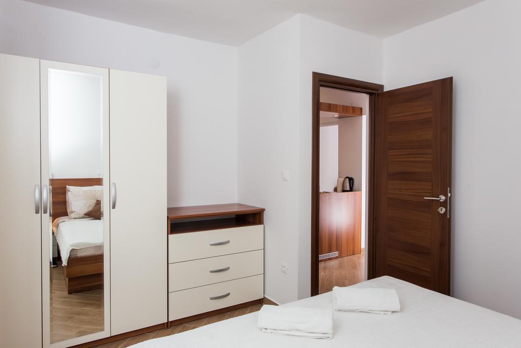 Apartments Gravosa- Free Parking Дубровник Экстерьер фото